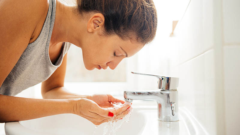 Bad Skin Care Habits That Cause Wrinkles & Aging